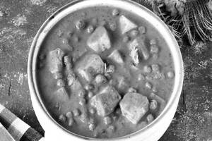 Matar Paneer