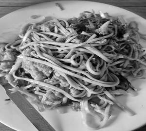 Egg Chicken Hakka Noodles