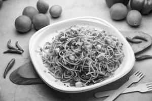 Veg hakka noodles