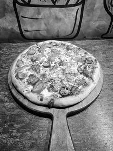 Classic Chicken Pizza