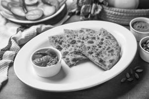 Onion Paratha (2pc)