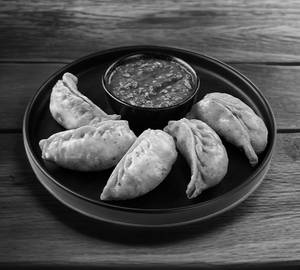 Chicken Fried Momos [6 Pieces, Serves 1]
