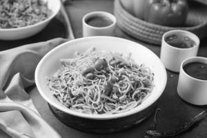 Veg Mushroom Hakka Noodles