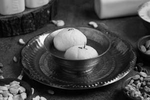 Sponge Rasgulla(pcs 2)