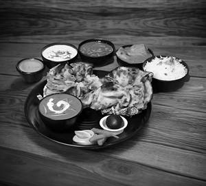 Spl Chur Chur Naan Thali