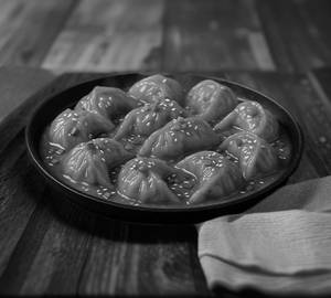 Veg manchurian momos(6pcs)