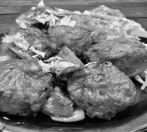 Chicken chilli dry fry momo