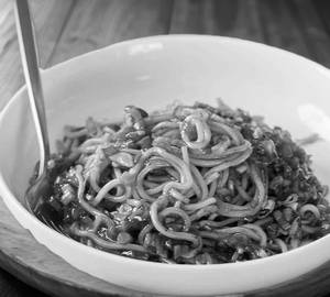 Veg manchurian noodles