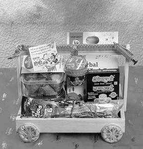 Holi Hamper 4