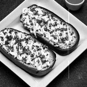 Paneer Chile Garlic Bread
