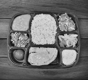 Veg Deluxe Thali