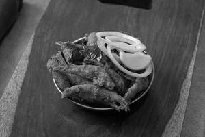 Nethili Meen Varuval (fried Anchovies)