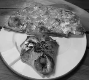 Pizzeria cheesy corn + zingy paneer 