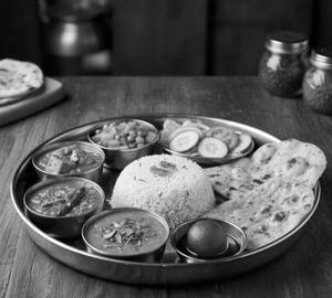 Veg Maharaja Thali
