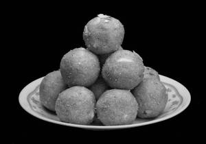 Rava Laddu