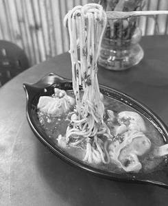 Veg Soupee Momo [6 pcs]