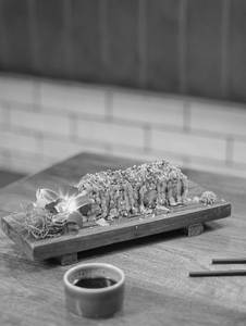 Spicy Prawns Overload Sushi (4 Pcs)