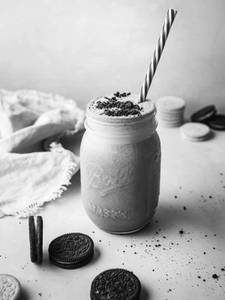 Oreo Banana Shakes