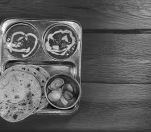 Mutter Paneer Thali ( Mutter Paneer + Dal Makhni +3 Butter Chapati