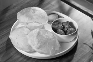 Luchi Chicken Lebu Lonka (2pc Chicken & 4pc Luchi)