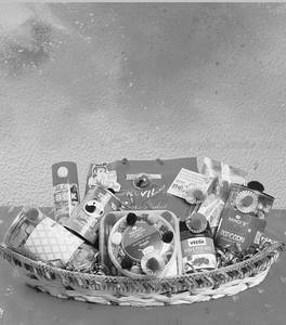 Holi Hamper 11