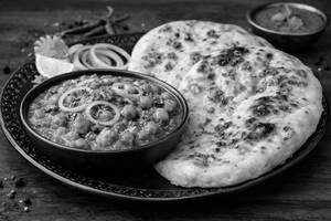 Chhole Kulcha
