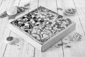 Veg Deluxe Square Pizza
