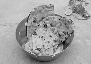 Plain tawa roti