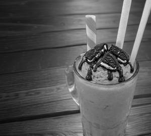 Oreo rose milk