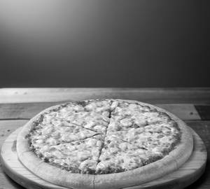 Cheese corn pizza