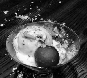 Gulabjamun with icecrram