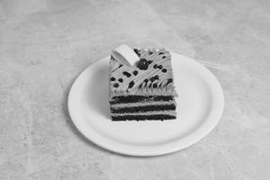 Fresh Cream Chocolate Pastry