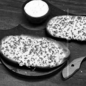 Pesto Cheese Garlic Bread