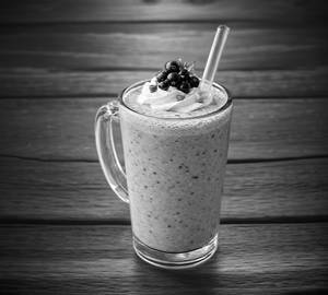 Black currant milkshake