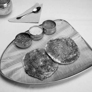 Butter Podi Onion Uthappam