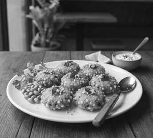 Sabudana vada 2 pcs