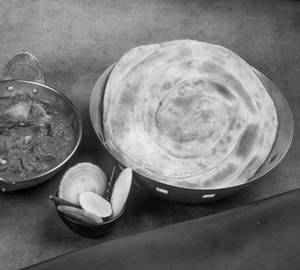 Laccha Paratha Combo