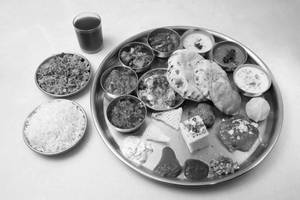 Sukhkarta Family Thali [serves 3]