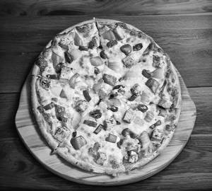 Corn and  paneer pizza [8 inches]