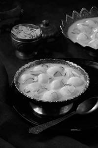 Angoori Basundi