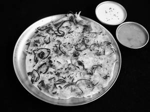 Onion uthappam