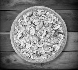 Paneer mushroom and  corn pizza [8 inches]