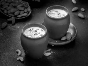 Badam Milk With 500Ml