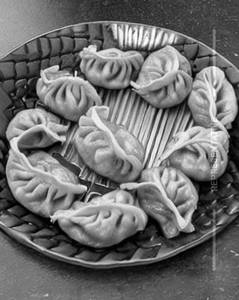 Chicken hot garlic momos
