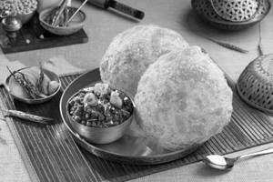 Chole Bhature Full (2pcs)