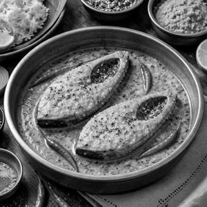 Shorshe Diye Hilsa Maach