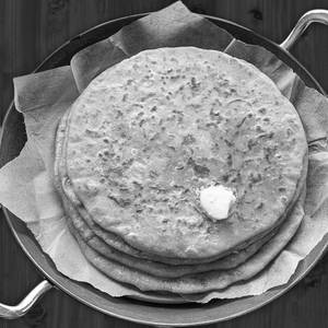 Mooli paratha with butter