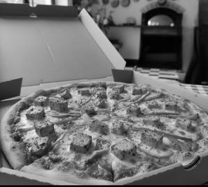 TANDOORI PANEER PIZZAS