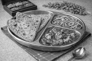 Aloo Palak Paratha Mini Thali