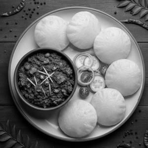 Chicken Keema Ghugni With Luchi 6pc